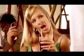 Рекламный ролик с БОЛЬШОЙ ГРУДЬЮ!