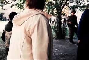 УкроЗольдатен ВС Украины в Дебальцево грабят мирных жителей!