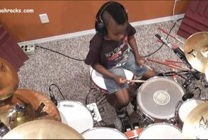 Талантливый маленький барабанщик 