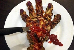 Готовим жуткую на вид и потрясающую на вкус штуковину на Хэллоуин!