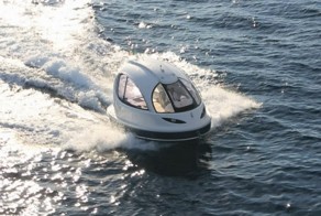 Реактивная миниатюрная яхта