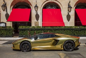 Позолоченый Lamborghini Aventador