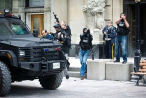 В центре Оттавы открыли стрельбу