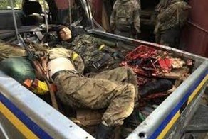 Иловайский котел.Остатки выживших собирают по дороге