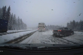 Авария дня 1711. Скользко