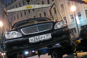 Эвакуаторщиков хотят обязать звонить водителям-нарушителям