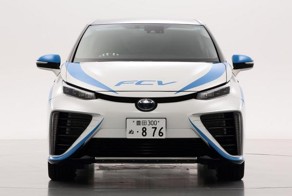 oyota построила водородный седан