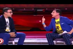 Почему у Дженнифер Псаки жопа ценнее головы ?