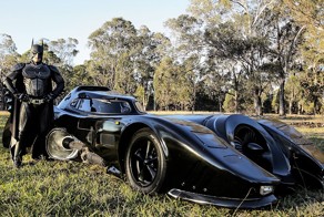 Австралиец создал Бэтмобиль для езды по улице