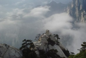 Тропа смерти" на горе Хуашань в Китае