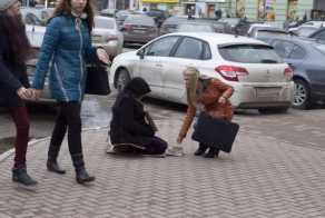 Тяжелая жизнь попрошайки