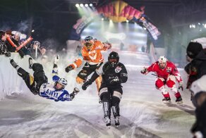 Разбивая лёд - Ice Cross Downhill