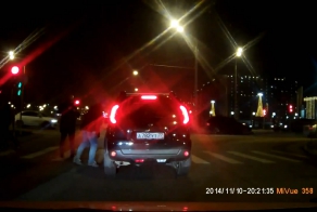 Водитель Отхватил от пешехода