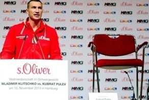 Стул стал оппонентом Кличко на пресс-конференции