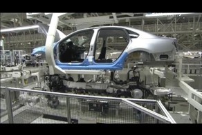 Как роботы собирают Volkswagen в США