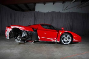 Продается аварийная Ferrari Enzo