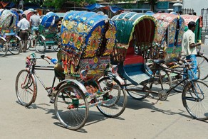Как делают велорикши в Бангладеш