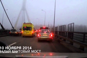 Как нужно пропускать скорую