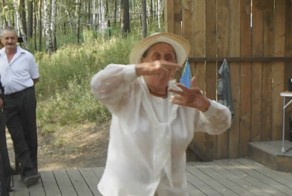 Видеоподборка веселых бабулек