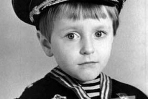Детские фотографии знаменитых людей