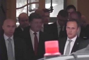 А как же Порошенко встретили в Братиславе? Давайте посмотрим