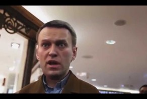 Навальный в магазине Ив Роше 
