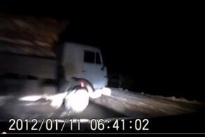 Лесовоз на М5 поперек дороги