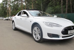 Автомобиль с розеткой