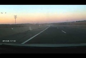 Два дебила решили погоняться на трассе