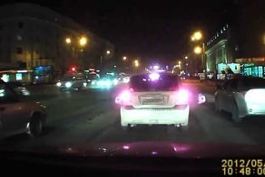Водитель хотел проскочить на красный