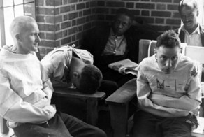 Психиатрическая клиника (25 фото)