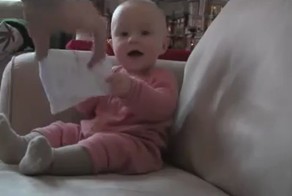 Заразительный смех малыша