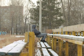 Прогулка на свежем воздухе с ребенком и планшетом
