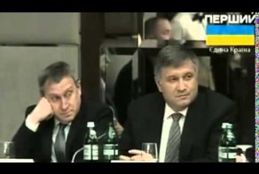 Украинского бандита и висельника Авакова ставят на место