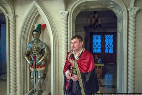 Призрак дома Януковича. Кому достался дворец?