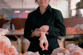 Рабочие на китайских фабриках игрушек