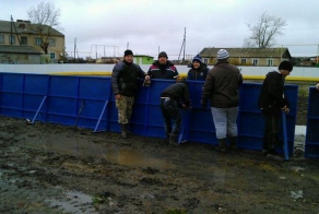 Как Челябинцы открытый каток строили