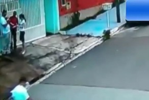 Полицейский в Бразилии уронил грудного ребёнка ради поимки грабителя 