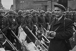 Евгений Халдей: Знаменитый фотограф войны