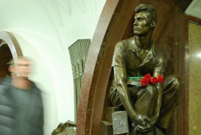 Памятник в метро: история одного неизвестного солдата