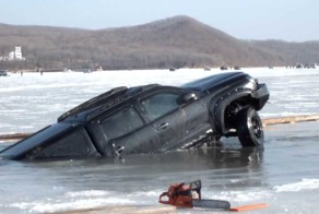 Зимний дрифт на льду