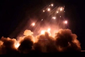 Мощный залп системы залпового огня &quot;ГРАД&quot; по позициям украинских войск