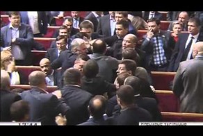 В Раде произошла первая драка