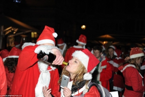 Флешмоб Санта Клаусов: Bad Santa