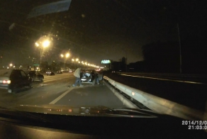 Авария дня 1766. Логан и ВАЗ на МКАД