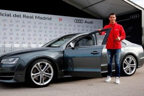 Традиционное вручение автомобилей Ауди игрокам Реал Мадрид