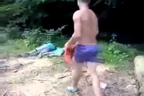 Разбудил бензопилой 