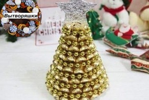 Как сделать ёлочку из конфет и символ года-овечку из ватных палочек?