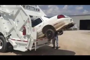 Проглотил, как щука живца!!!Новый способ утилизации старых автомобилей