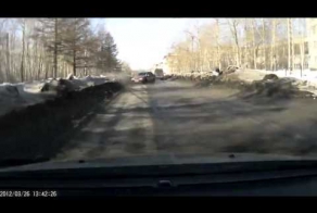АРА гонщик влетел в сугроб